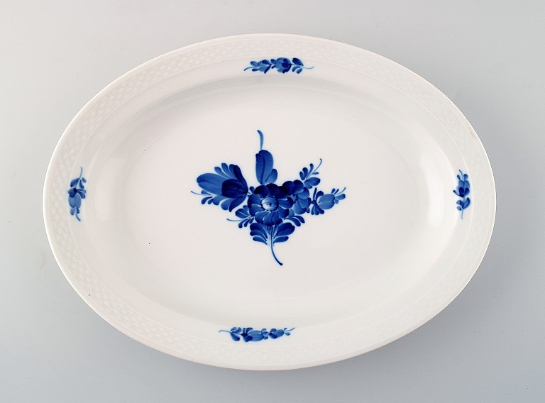 Royal Copenhagen Blue Flower 10/8016. Oval dish.