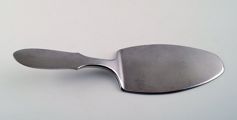 Georg Jensen, GJ Mitra steel cutlery.
Cake slice.