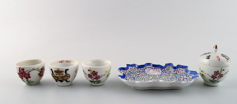 5 dele kinesisk porcelæn, antageligt 1800-tallet.
