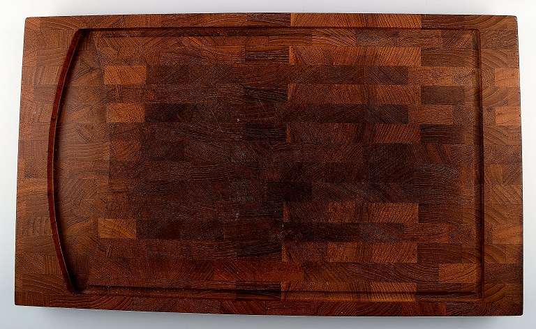 Flemming Digsmed, Denmark large cutting board in teak.
1960/70s.