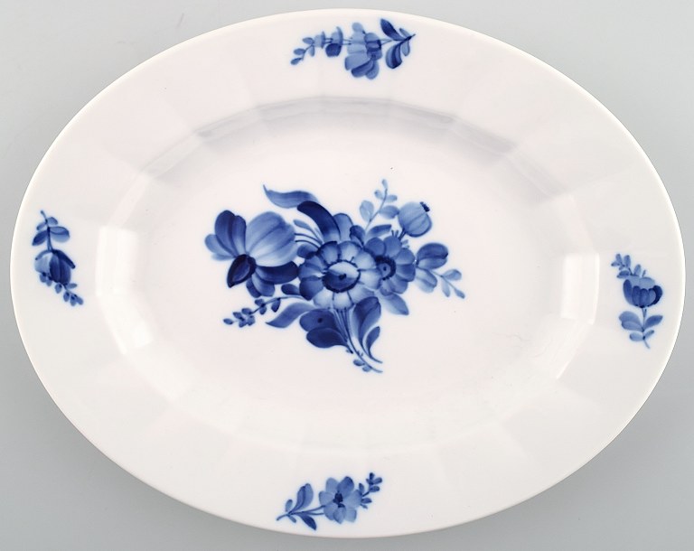 Royal Copenhagen Blue Flower Angular, platter.
Decoration number 10/8605.