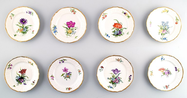 8 antique Royal Copenhagen Saxon flower plates.
