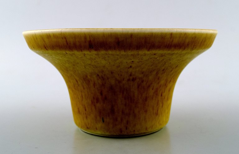 Rörstrand / Rorstrand, Gunnar Nylund "Granola" ceramic bowl.
