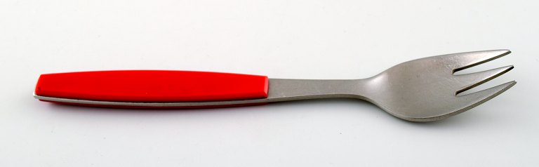 5 forks, Henning Koppel. Strata cutlery of stainless steel and red plastic. 
Produced by Georg Jensen.