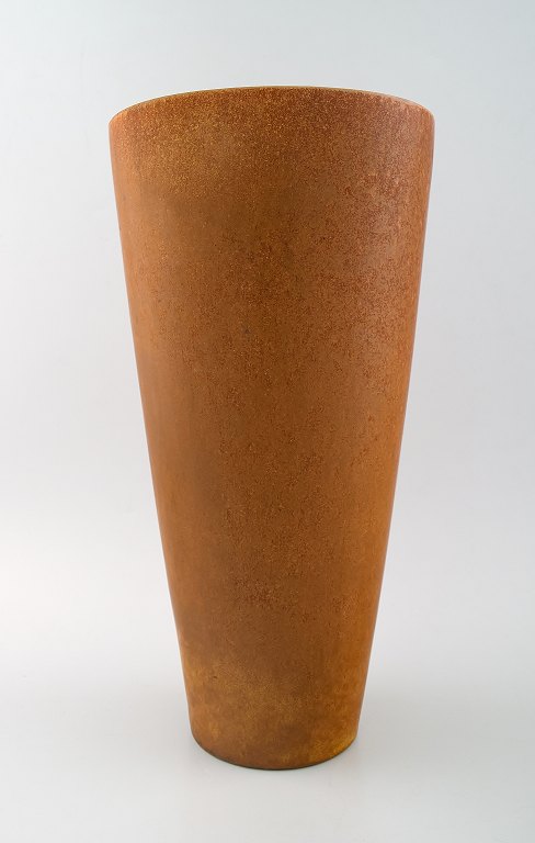 Large Rörstrand stoneware vase by Gunnar Nylund.
