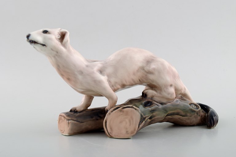 Dahl Jensen number 1121 Ermine / stoat. porcelain figurine.
