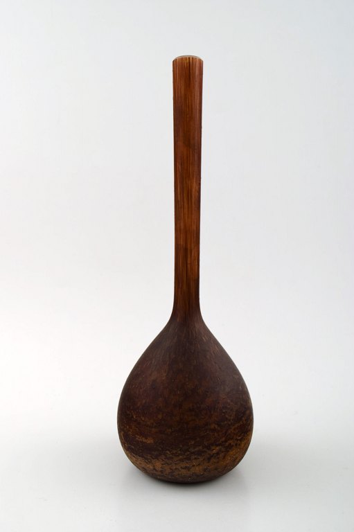 ANDRÉ DELATTE FOR DAUM, NANCY. VASE Soliflore ART GLASS IN BROWN NUANCES.