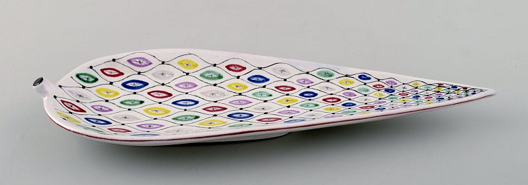 Large dish, Stig Lindberg, Gustavsberg studio. Faience. 
