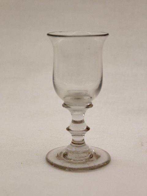 Holmegård bell-shaped snap glass sold