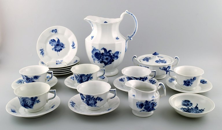 6 persons Royal Copenhagen Blue flower angular chocolate service:
