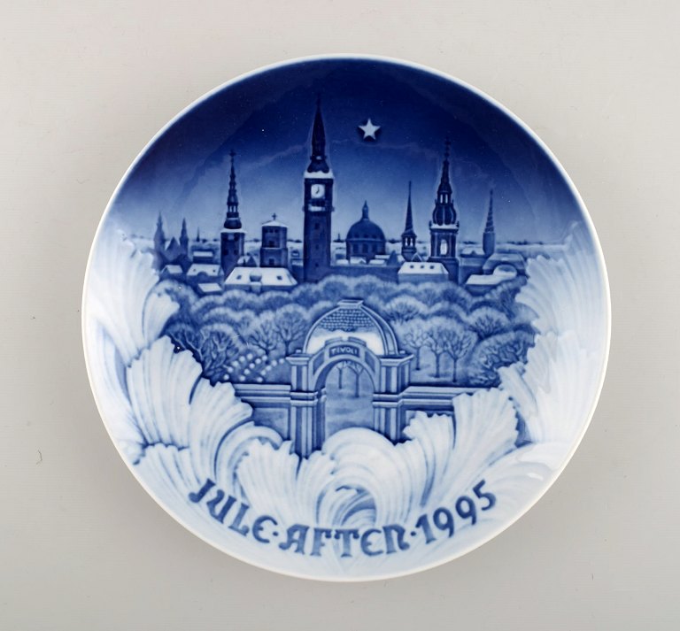 Bing & Grondahl Christmas plate 1995.
"Copenhagen