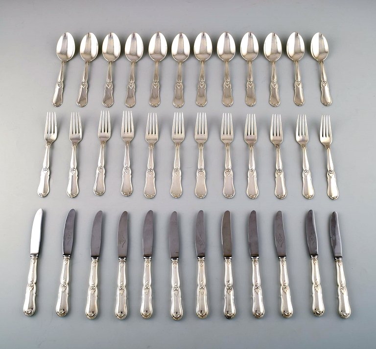 Complete Danish silver dinner service for twelve people.
Guardein Johannes Siggaard, 1930 / 40s.