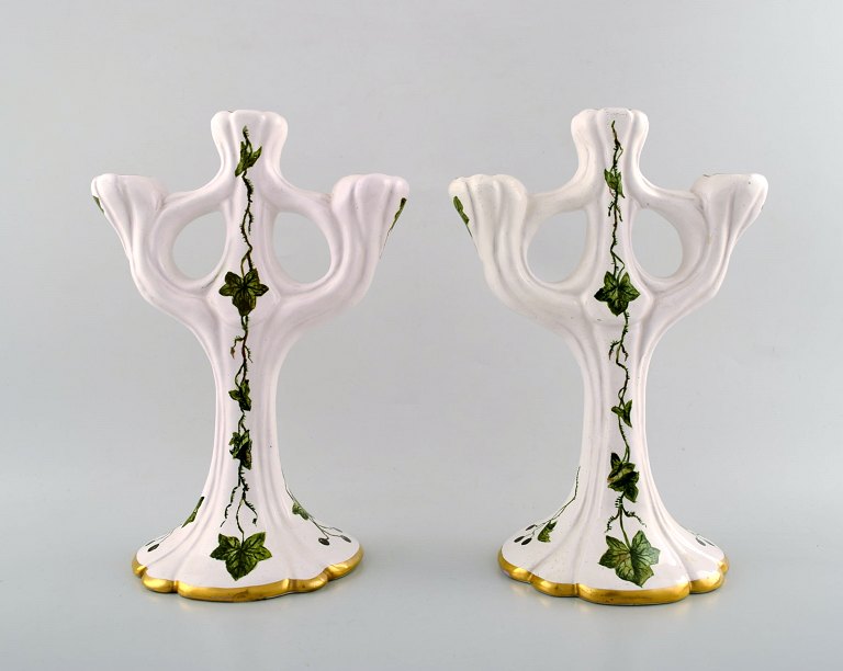 Signe Steffensen for Kähler: A pair of candelabra of ceramics, decorated with 
glaze in white and green shades.