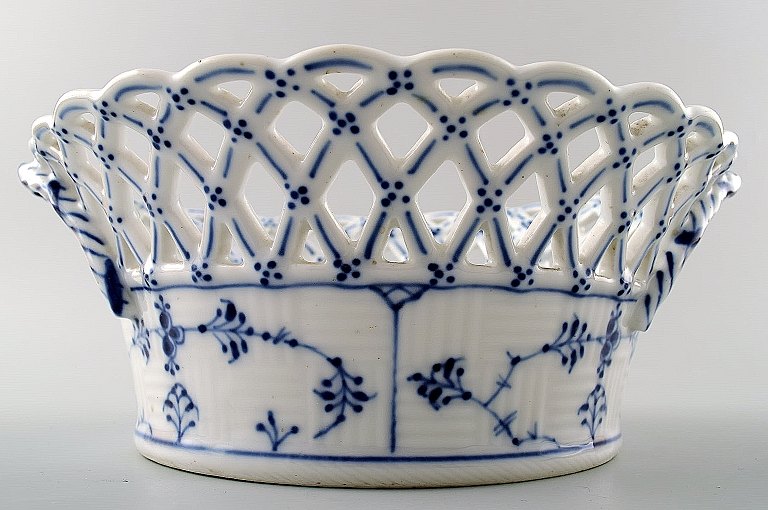 Blue Fluted Full Lace fruit bowl from Royal Copenhagen.