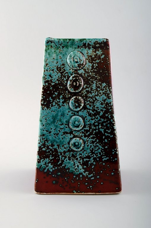 Hans Hedberg (1917-2007) Swedish ceramist.
Unique ceramic vase from Hedberg