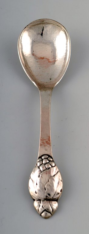 Evald Nielsen nummer 6, marmeladeske i helsølv.

