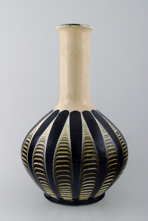 Kähler, Denmark, glazed stoneware vase with narrow neck. 1930s.
