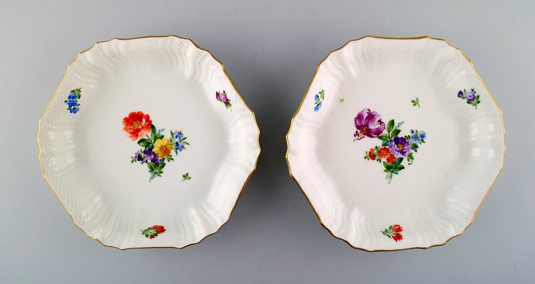 Royal Copenhagen Light Saxon Flower, 2 bowls.
Decoration Number 493/1527.