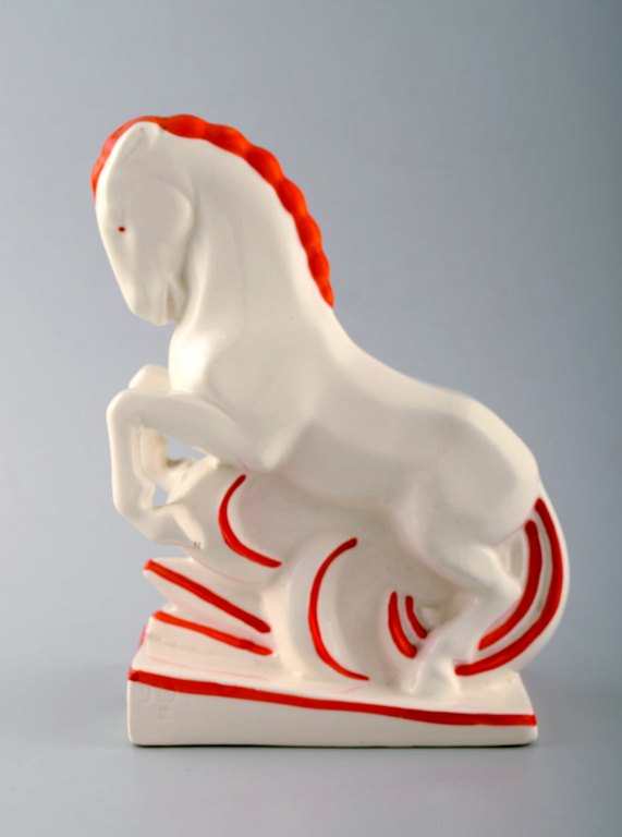 Goldscheider, stejlende hest i porcelæn, Art Deco 1940´erne. 
Antageligt Royal Austria.