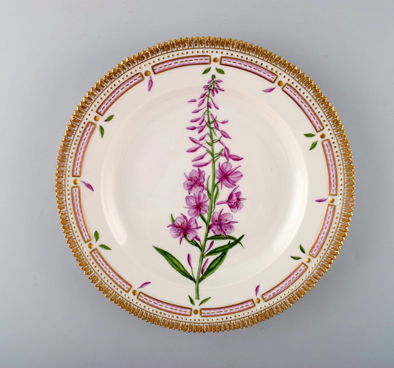 Royal Copenhagen Flora Danica dinner plate # 20/3549.