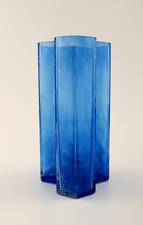 Bertil Vallien, Kosta Boda, "Mosaic" vase of blue glass art.
