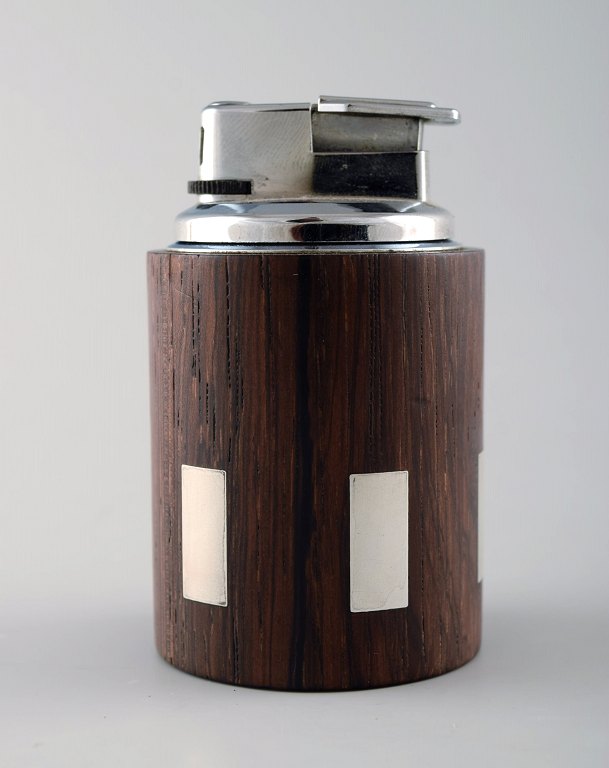 Hans Hansen: Table lighter in rosewood with inlaid silver.