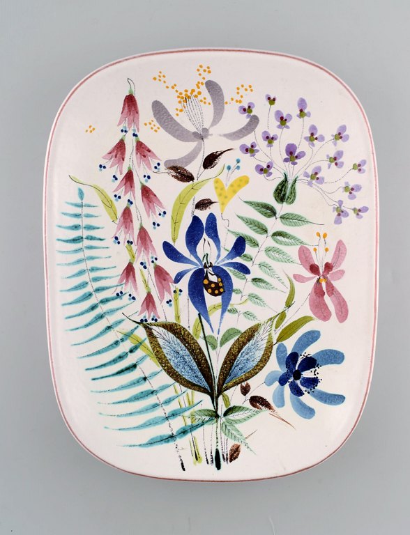 Dish decorated with flowers, Stig Lindberg, Gustavsberg studio. Faience.