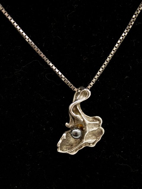 Silver necklace  with pendant