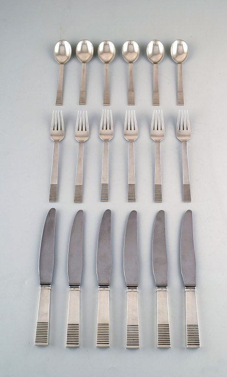 Georg Jensen Parallel. Complete silver dinner service for six people.