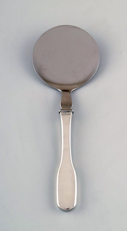 Hans Hansen cutlery Susanne serving spade in sterling silver and stainless 
steel.
