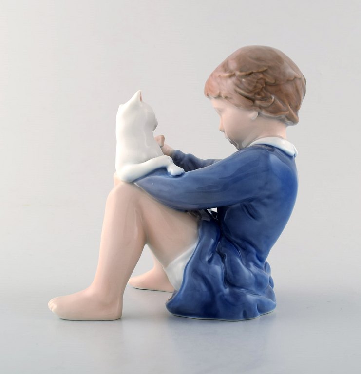 Rare Royal Copenhagen Figure, girl with cat.
