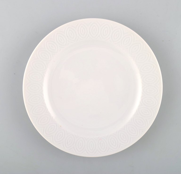 Royal Copenhagen Axel Salto service, White.
Flat plate. 4 pcs. in stock.