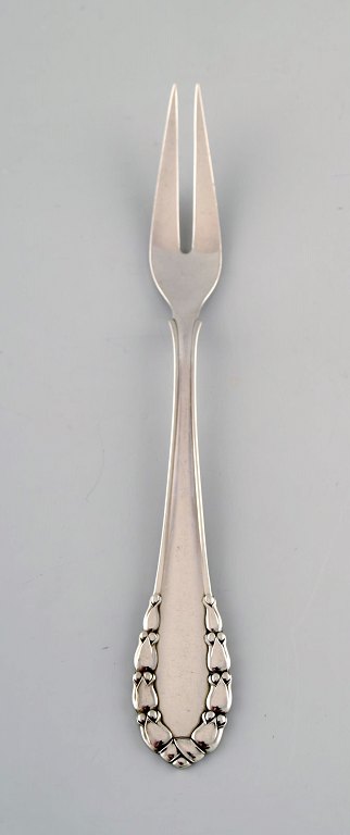 Georg Jensen "Liljekonval" stegegaffel i sterlingsølv. 
