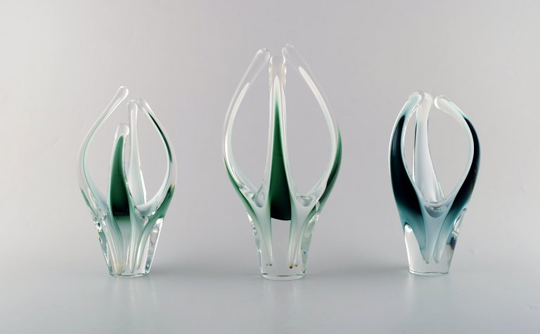 Paul Kedelv for Flygsfors. Set of 3 blue / green "Coquille Fantasia" vases. 
Swedish design, 1950s.