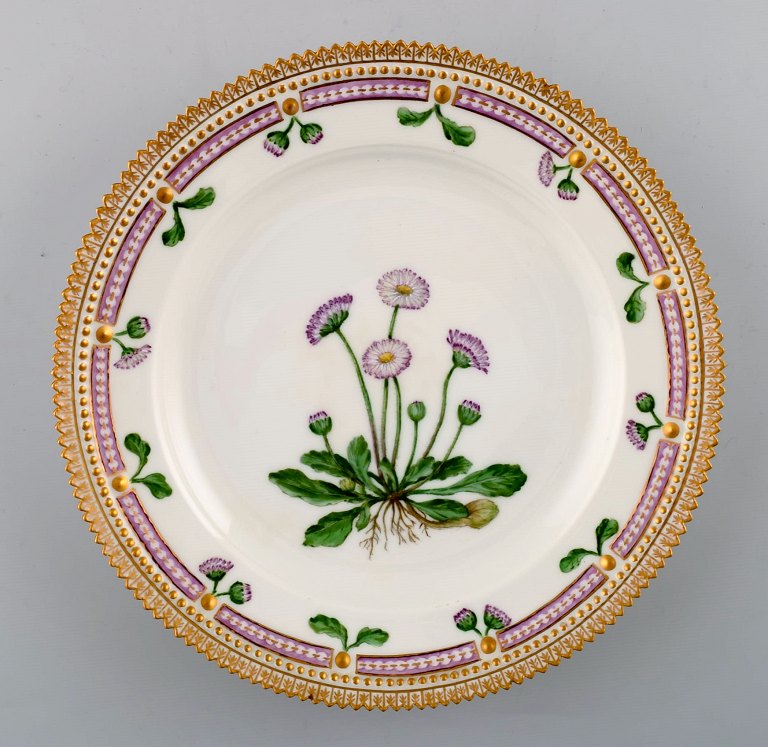 Royal Copenhagen flora danica lunch plate.
Model number 20/3550.