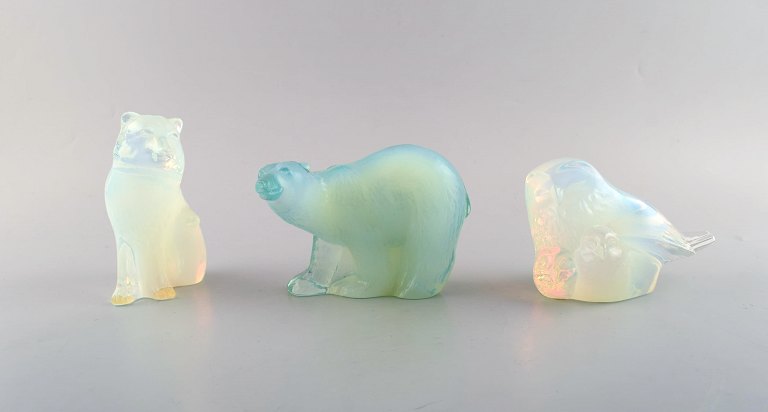 Paul Hoff for "Svenskt Glass". Three art glass figures in shape of a polar bear, 
arctic fox and owl. WWF.
