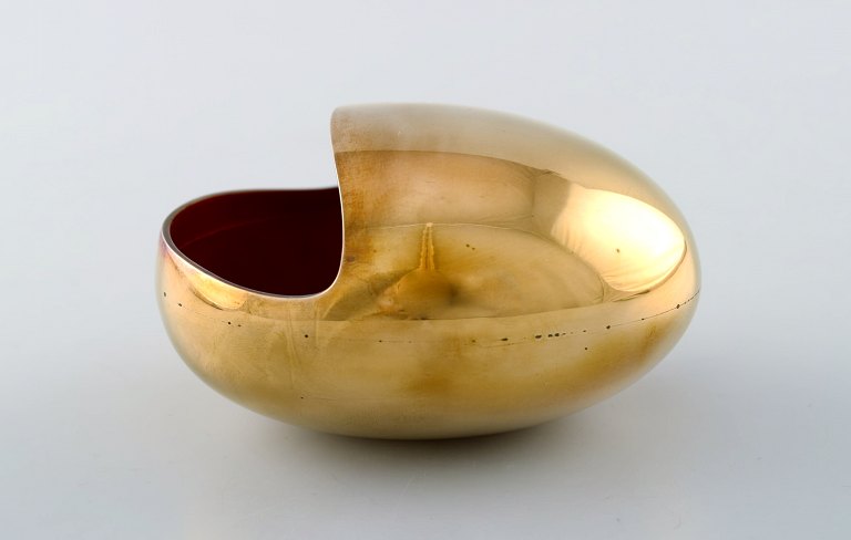 Hans Bunde for Cohr (Denmark). Brass egg. Danish design, 1970s.
