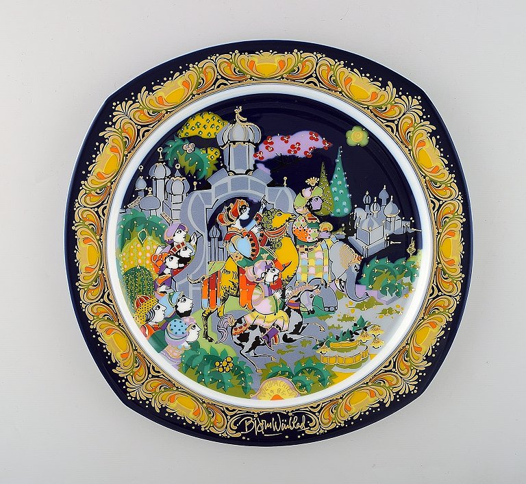 Bjørn Wiinblad for Rosenthal. Christmas plate in porcelain from 1985.