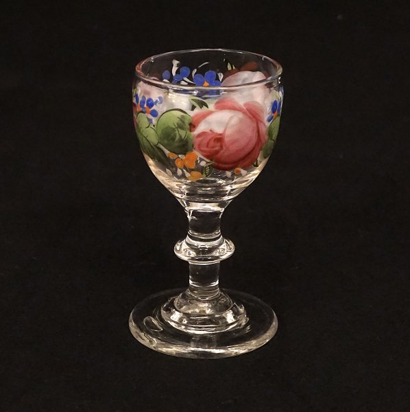 An enamel decorated glass. Made circa 1860. H: 8,8cm