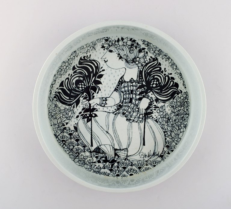 Bjørn Wiinblad for Nymølle. Large bowl in glazed ceramics with motif of woman 
with birds. 1970