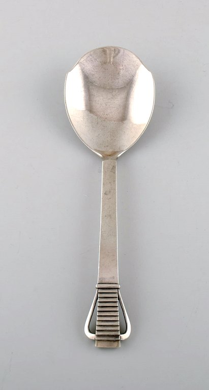 Georg Jensen Parallel. Early serving spoon in sterling silver. 1915-1930.
