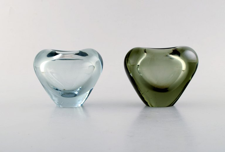 Per Lütken for Holmegaard. To vaser i lyseblåt og gråt kunstglas. 1960