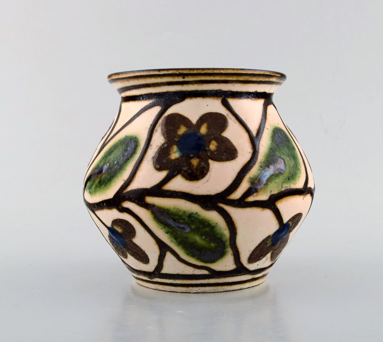 Kähler, HAK, glazed stoneware vase in modern design. 1930 / 40