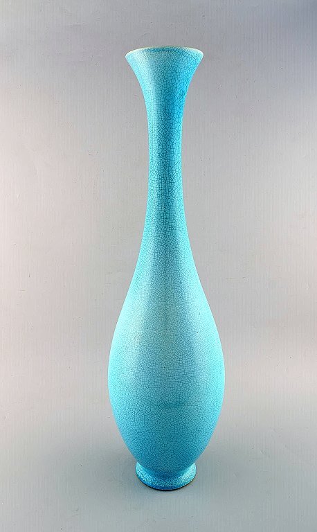 Large vase in cracked glazed stoneware. Beautiful turquoise glaze. Early 20th 
century.