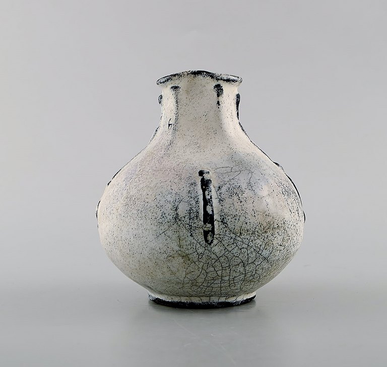 Svend Hammershøi for Kähler, Denmark. Vase in glazed stoneware. Beautiful gray 
black double glaze. 1930 / 40