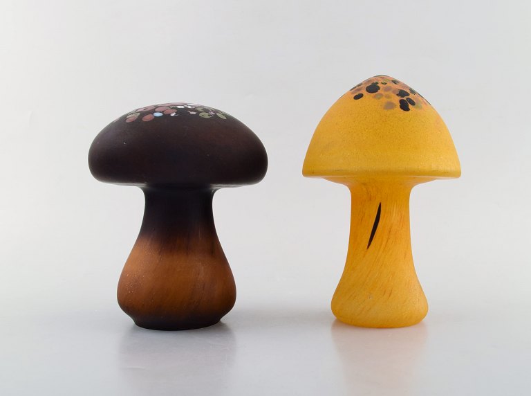 Monica Backström for Kosta Boda. Two mushrooms in colored art glass. 1980