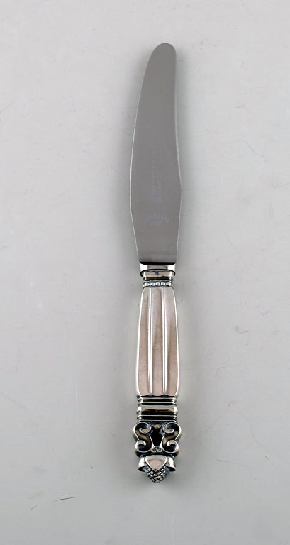 Georg Jensen "Acorn" lunch knife in sterling silver and stainless steel. Three 
pieces in stock.