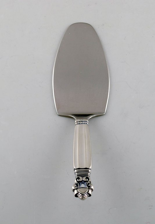 Georg Jensen "Konge" serveringsspade i sterlingsølv og rustfrit stål. 
Designer: Johan Rohde.