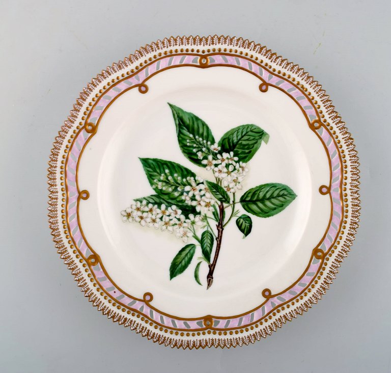 Royal Copenhagen Flora Danica openwork dinner plate. Dated 1955.
