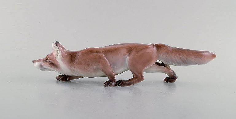 Bing & Grondahl porcelain figurine. Fox. 1920 / 30s. Model Number: 1719.